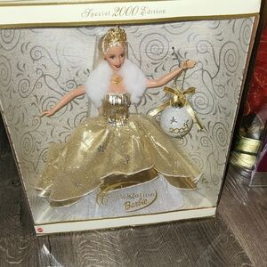 Barbie Special 2000 Edition in Gold and White